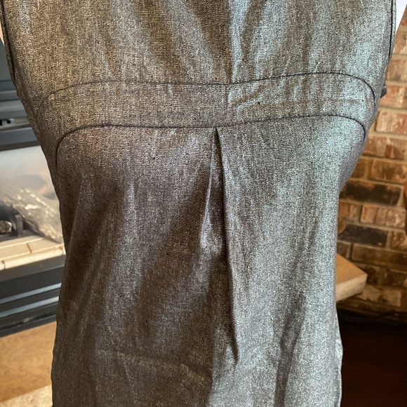 VINTAGE silver lame’ shift dress. Cute front pleat. Side zipper. Size 4 fits XS. - Picture 6 of 10